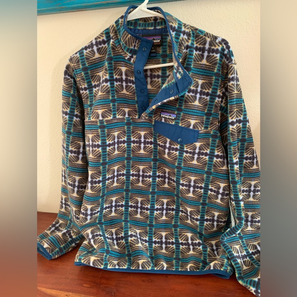 Patagonia Synchilla Blue pattern Pullover-size M